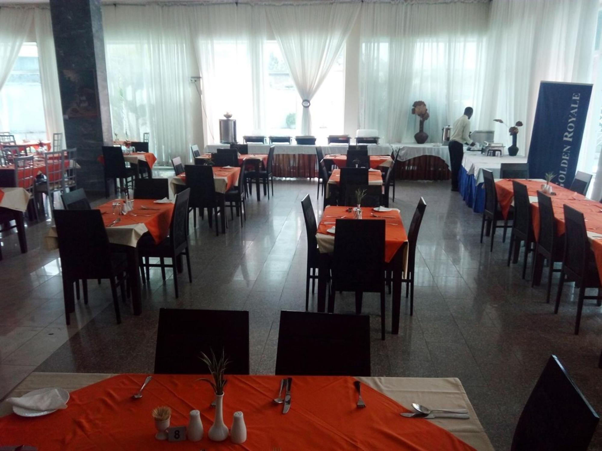 Room In Lodge - Golden Royale Hotel Enugu Bagian luar foto